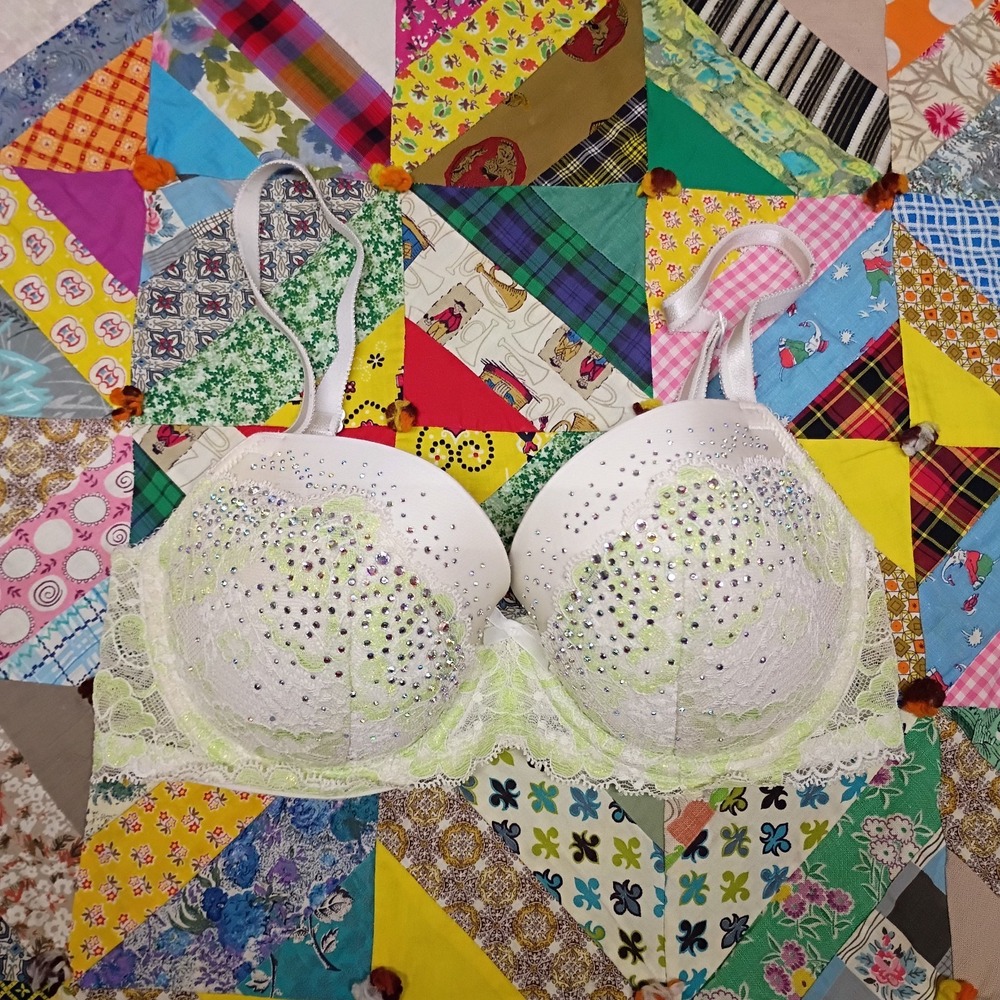 Victoria Secret Dream Angels Lined Demi Cup Green 32DD Rhinestone Lace